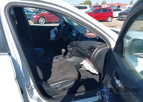 2019 Jeep Cherokee Latitude Fwd z USA, uszkodzony, nr VIN 1C4PJLCB7KD332524